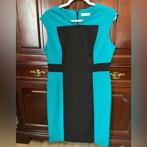 Calvin Klein Women's Teal/Black Colorblock Sheath Dress. Size 12